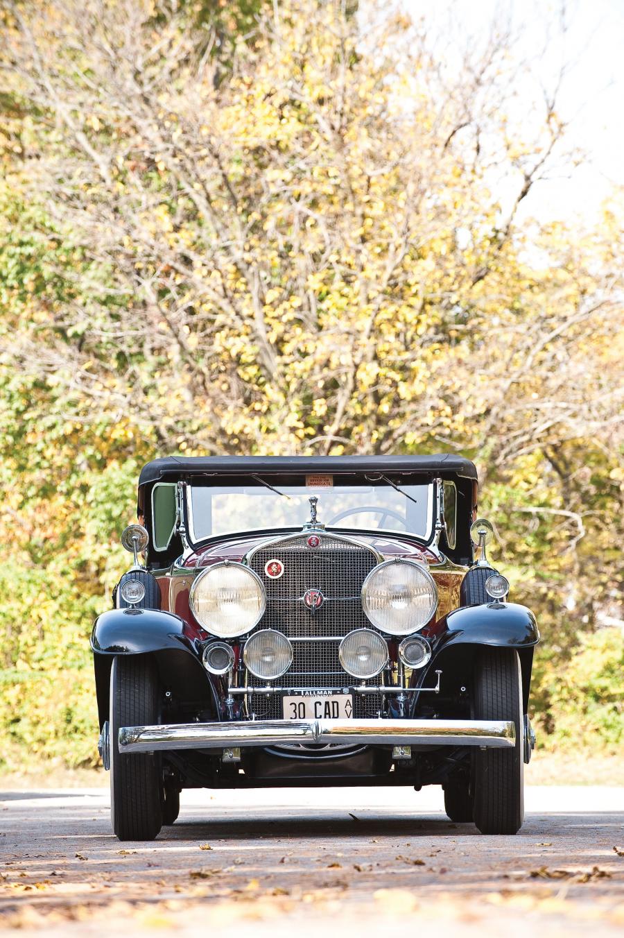  Cadillac Sixteen Roadster by Fleetwood 1930 года  (фото 5 из 19)